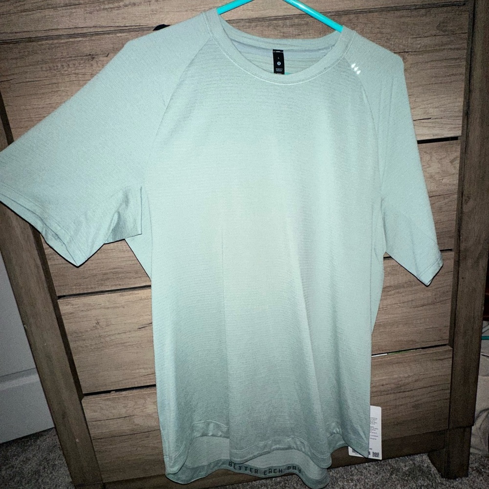lululemon men’s drysense shirt - brand new